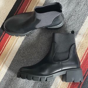 ASOS DESIGN wide fit Robbie chunky black boots